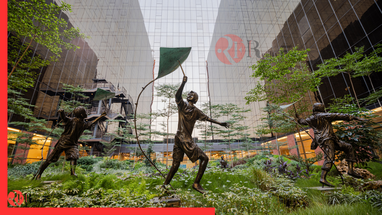 Read more about the article Max Estates Begins Solar Power Adoption at Max Square, Noida